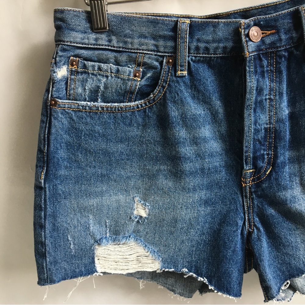 Free People Sophia Mid Rise Distressed Buttonfly Cut Off Denim Jean Shorts 31 - Picture 4 of 15